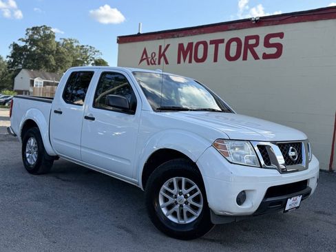 Used 2014 Nissan Frontier SV RWD image 1