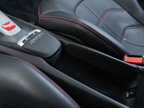 Used 2019 Ferrari 488 GTB image 40