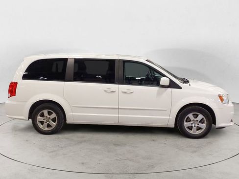 Used 2011 Dodge Grand Caravan Mainstreet image 6