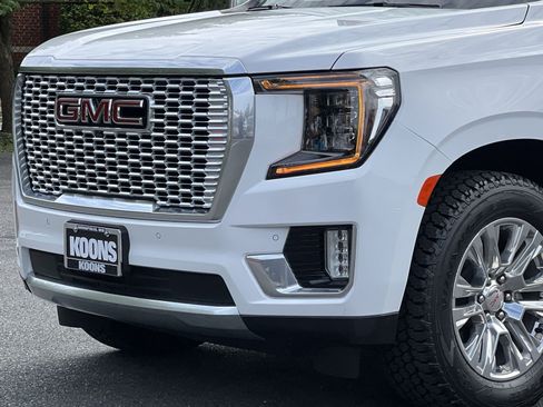 Used 2022 GMC Yukon XL Denali AWD/4WD image 29