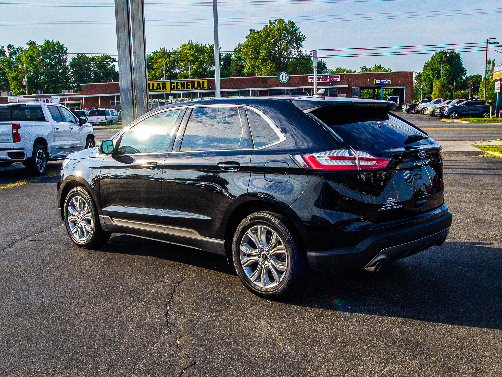 Used 2023 Ford Edge Titanium w/ Cargo Accessory Package AWD/4WD image 5