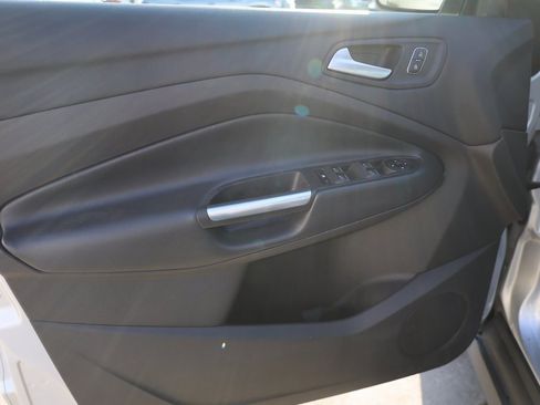 Used 2017 Ford C-MAX Energi SE image 9