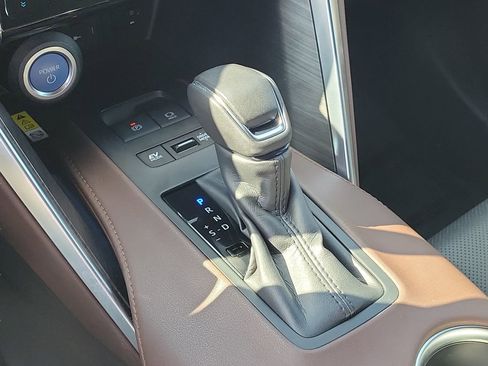 Used 2021 Toyota Venza Limited w/ Activity Package (TMS) image 26