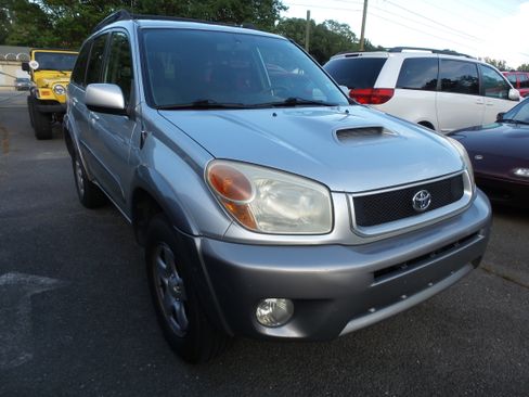 Used 2005 Toyota RAV4 4WD image 2