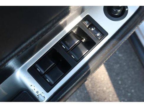 Used 2014 Jeep Compass Latitude FWD image 11