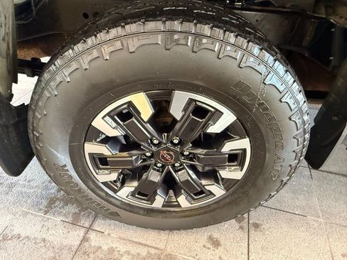 Used 2022 Nissan Frontier PRO-4X image 45