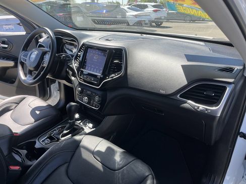 Used 2021 Jeep Cherokee Limited w/ Trailer Tow Group AWD/4WD image 27
