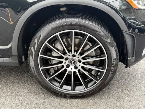Used 2021 Mercedes-Benz GLC 300 4MATIC w/ AMG Line image 11
