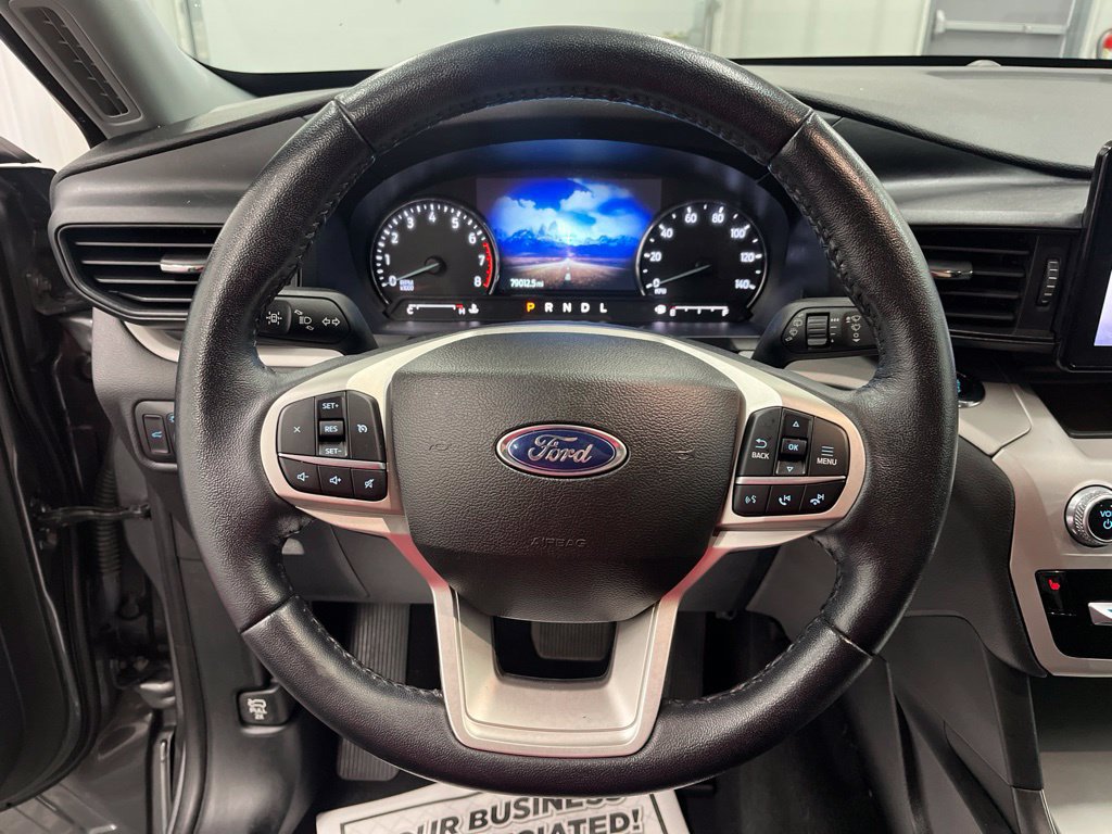 Used 2023 Ford Explorer XLT AWD/4WD image 21