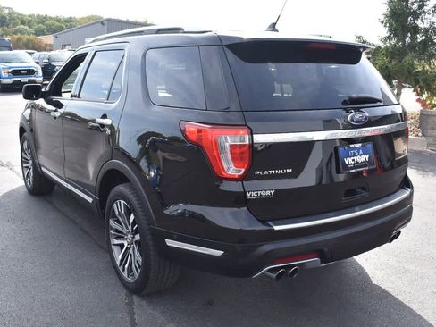 Used 2019 Ford Explorer Platinum image 3