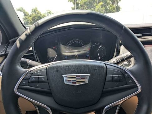 Used 2017 Cadillac XT5 FWD image 24