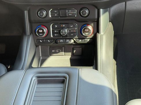 Used 2022 Chevrolet Tahoe Z71 w/ Off-Road Capability Package image 14