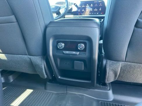 New 2026 Chevrolet Traverse LT w/ Driver Confidence Package AWD/4WD image 13