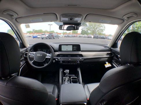 Used 2022 Kia Telluride EX w/ EX Premium Package image 30