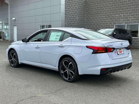 New 2025 Nissan Altima 2.5 SR image 6