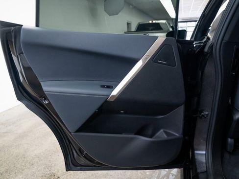 Used 2024 BMW iX xDrive50 w/ Sport Package image 19