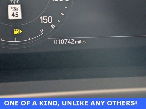 Used 2024 Land Rover Defender 110 S image 19