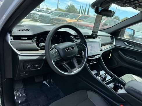 New 2026 Jeep Grand Cherokee L 4WD image 17