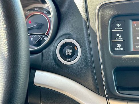 Used 2017 Dodge Journey SE image 26