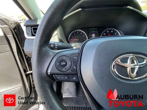 Used 2022 Toyota RAV4 LE AWD/4WD image 35