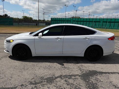 Used 2018 Ford Fusion Titanium image 4