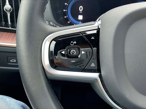 Used 2023 Volvo XC60 B5 Ultimate w/ Protection Package Premier image 22