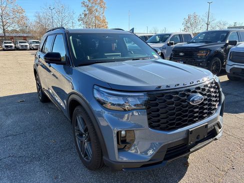 Used 2025 Ford Explorer ST w/ Sun And Sound Package image 3
