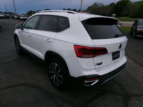 Used 2023 Volkswagen Taos SE AWD/4WD image 8