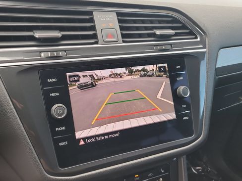 Used 2023 Volkswagen Tiguan SE FWD image 21