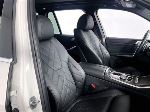 Used 2024 BMW X5 xDrive40i w/ Premium Package AWD/4WD image 7