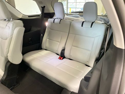 New 2026 Ford Explorer Platinum image 41