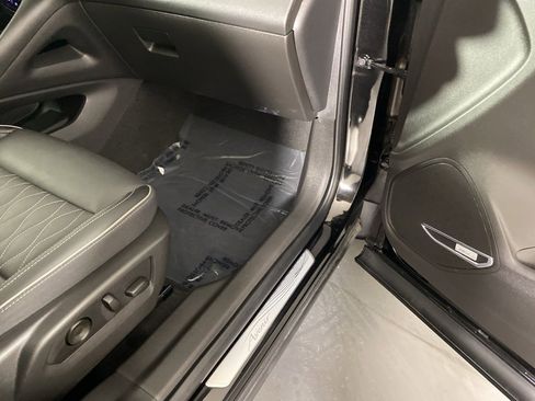 Used 2021 Buick Envision Avenir w/ Technology Package II image 31