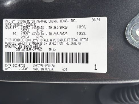 Used 2024 Toyota Tundra Limited AWD/4WD image 31