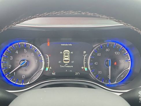 New 2026 Chrysler Pacifica Limited image 9