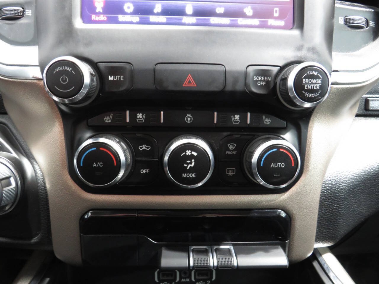 Used 2020 RAM 1500 Laramie AWD/4WD image 25