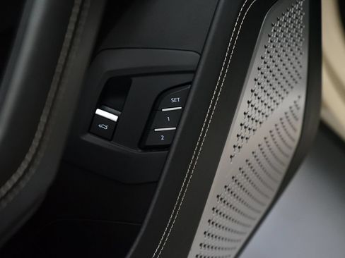 Used 2019 Lamborghini Urus AWD/4WD image 29