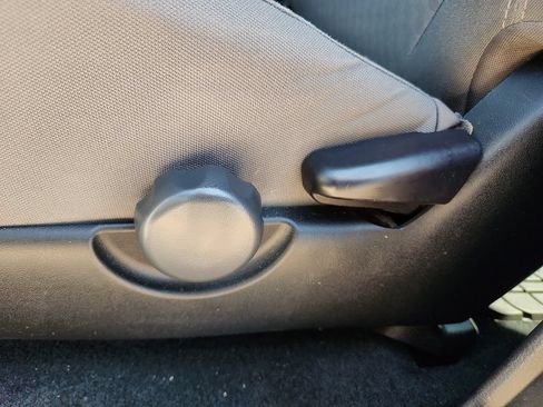 Used 2022 Toyota Tacoma SR RWD image 14