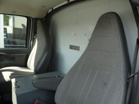 Used 2019 Chevrolet Express 3500 w/ Power Convenience Package RWD image 10