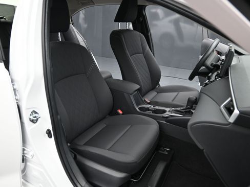 Used 2026 Toyota Corolla LE FWD image 27