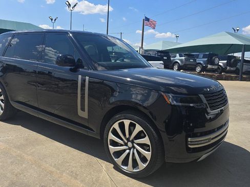 Certified 2025 Land Rover Range Rover Long Wheelbase SE AWD/4WD image 5
