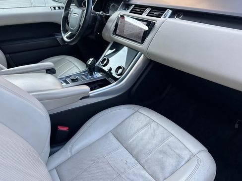 Used 2019 Land Rover Range Rover Sport HSE image 15
