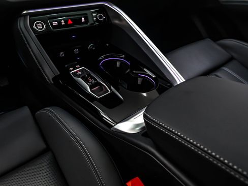 New 2025 Audi Q5 Premium Plus image 6