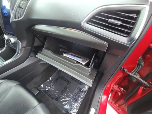 Used 2022 Ford Edge Titanium image 17