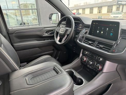 Used 2024 GMC Yukon SLT image 13