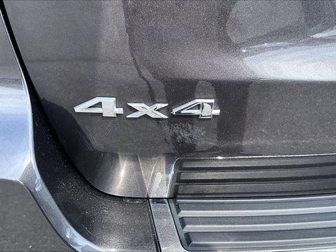 Used 2019 Jeep Grand Cherokee Limited AWD/4WD image 10