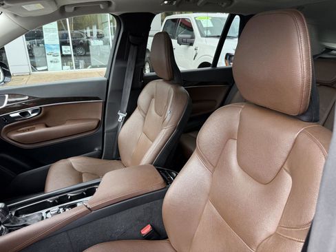 Used 2019 Volvo XC90 T6 Momentum w/ Advanced Package image 16