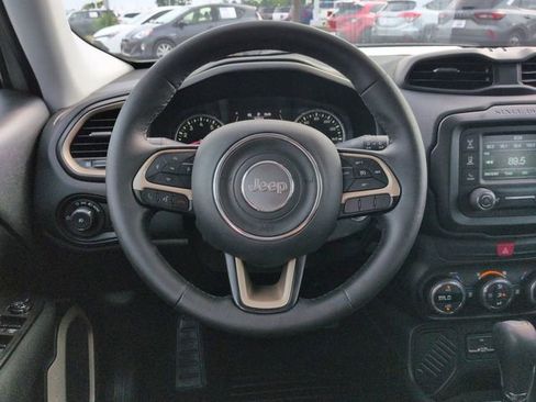 Used 2016 Jeep Renegade Latitude w/ Popular Equipment Group FWD image 14