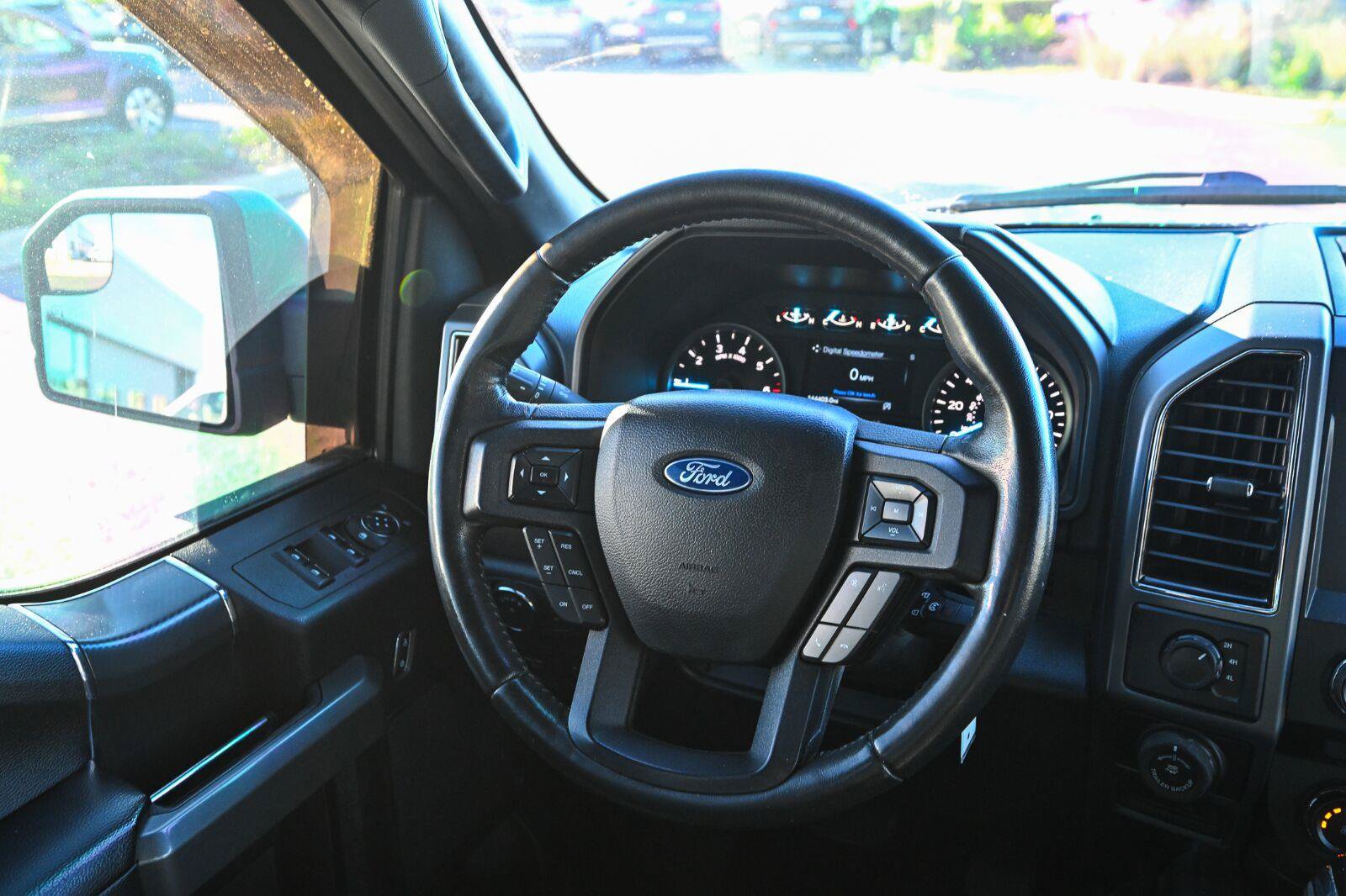 Used 2018 Ford F150 XLT w/ Equipment Group 302A Luxury AWD/4WD image 31