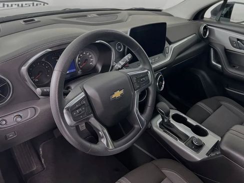 Used 2025 Chevrolet Blazer LT AWD/4WD image 10