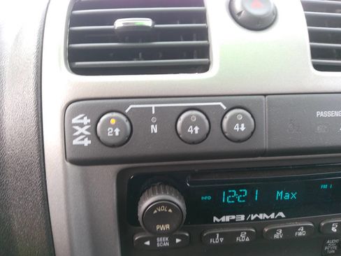 Used 2011 GMC Canyon SLE image 35